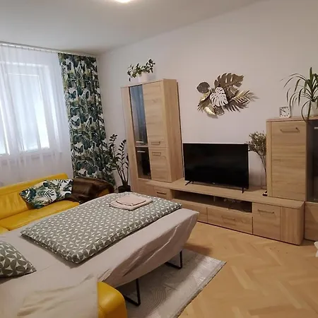 Апартаменты M55 *