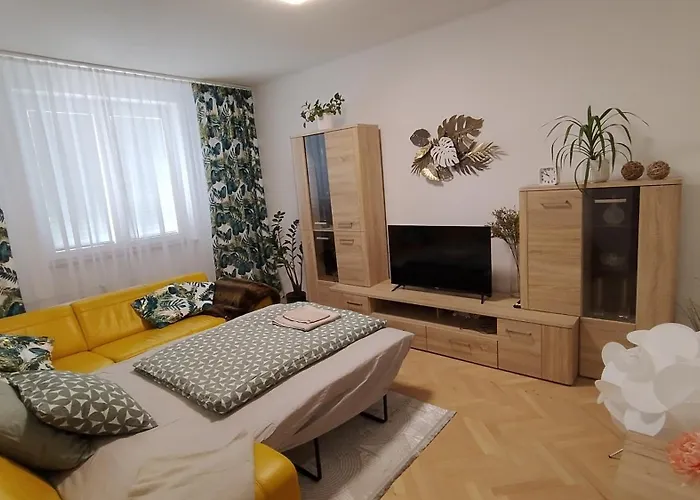 Апартаменты M55 *